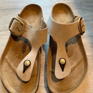 Birkenstock Tan Sandals with Gold Buckle GIZEH big buckle size 9/40 NWOB